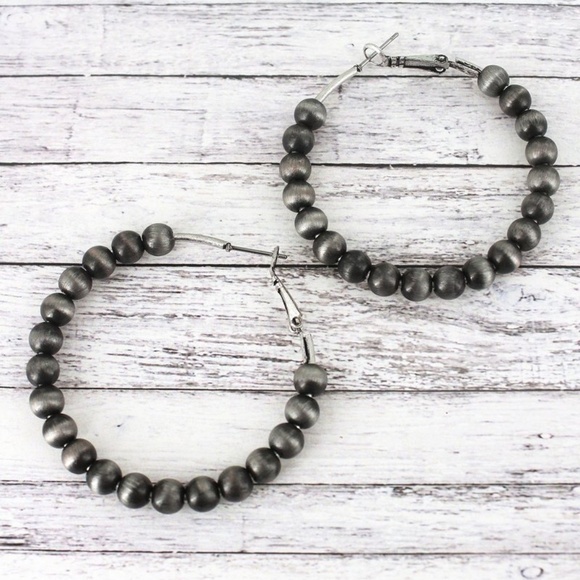 Jewelry - ❌SOLD❌Silver Navajo Pearl Hoop Earrings